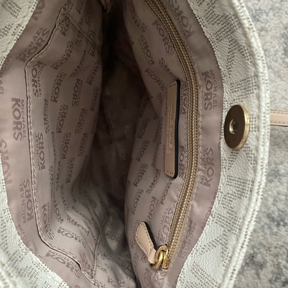 Michael Kors Crossbody bag - Picture 9 of 10